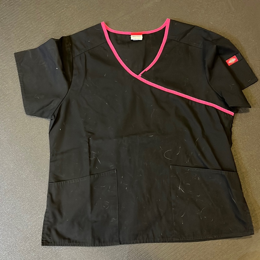 Medium Dickies scrub top